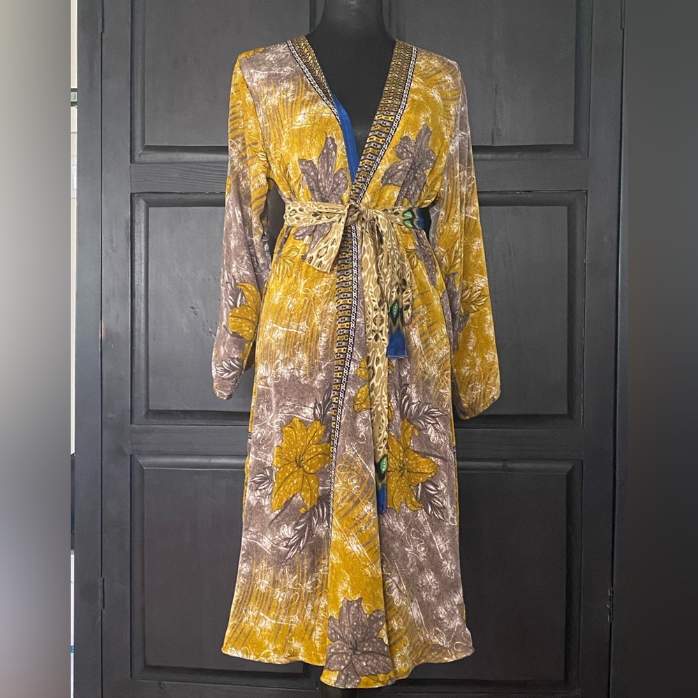 Reversible Floral Yellow and Brown Kimono Robe